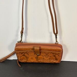 The Sak Embossed Leather Crossbody Shoulder Wallet Purse Wristlet Brown Boho